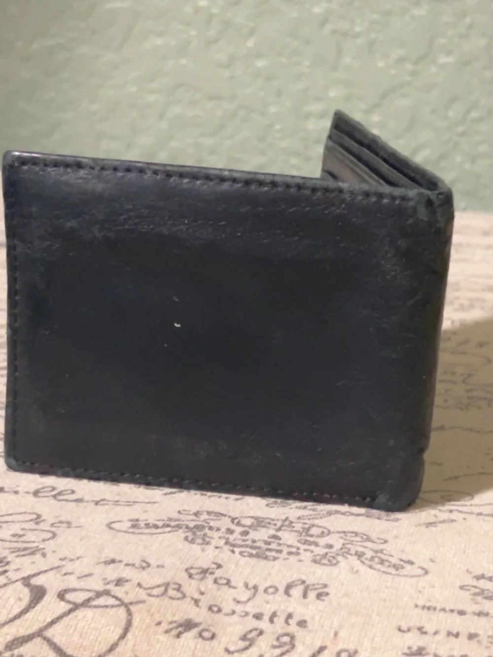 Men's Black Leather Bi-Fold Wallet